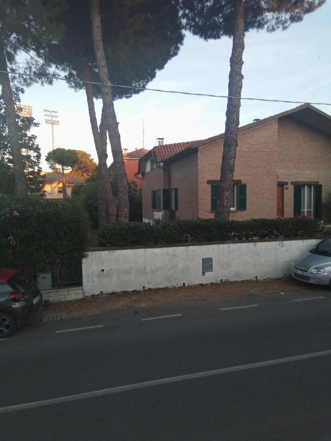 Affittacamere Villa Sofia Accanto Ospedale Con Ampio Giardino Fano Buitenkant foto