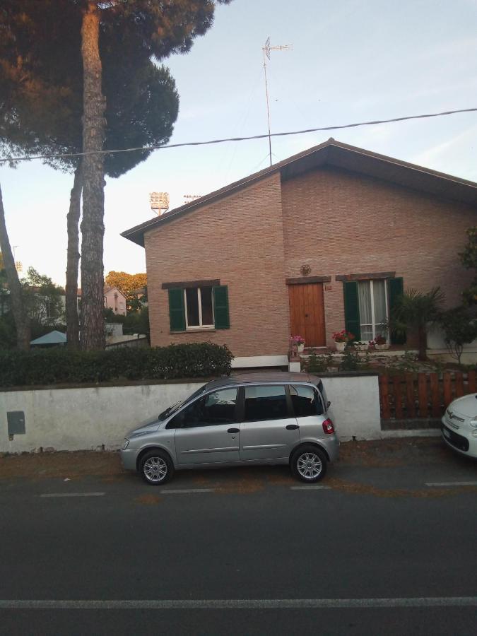 Affittacamere Villa Sofia Accanto Ospedale Con Ampio Giardino Fano Buitenkant foto